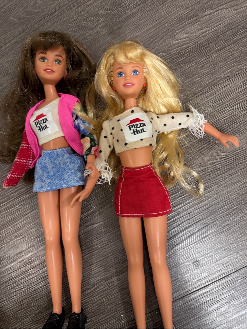 Vintage Pizza Party Skipper & Courtney Barbie Dolls Pizza Hut, Ages 4+, 1994 - Picture 3 of 9
